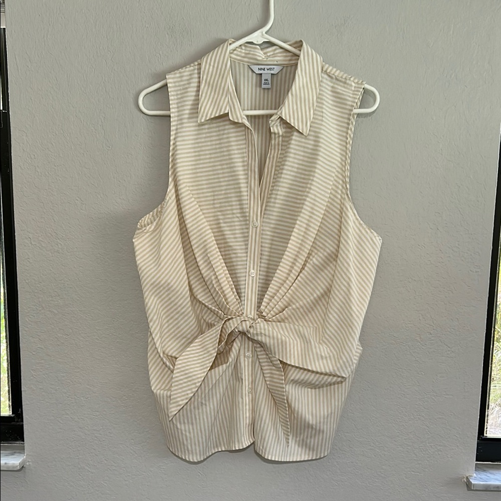 Nine West Cream Sleeveless Button Down Tie Front Top